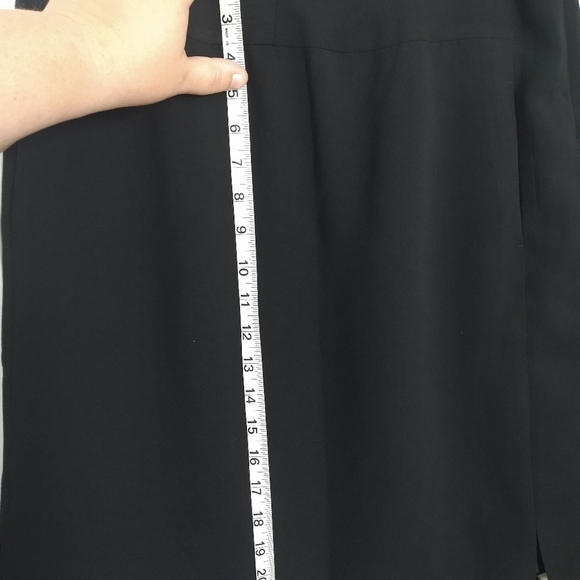 Harve benard by benard holtzman black skirt with slit on side and zipper. Size 8 - Picture 6 of 8